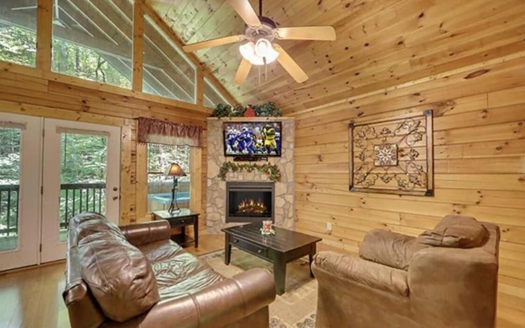 Creekside Paradise Found! One-Bedroom Mountain Cabin In Pigeon Forge 세비어빌 외부 사진